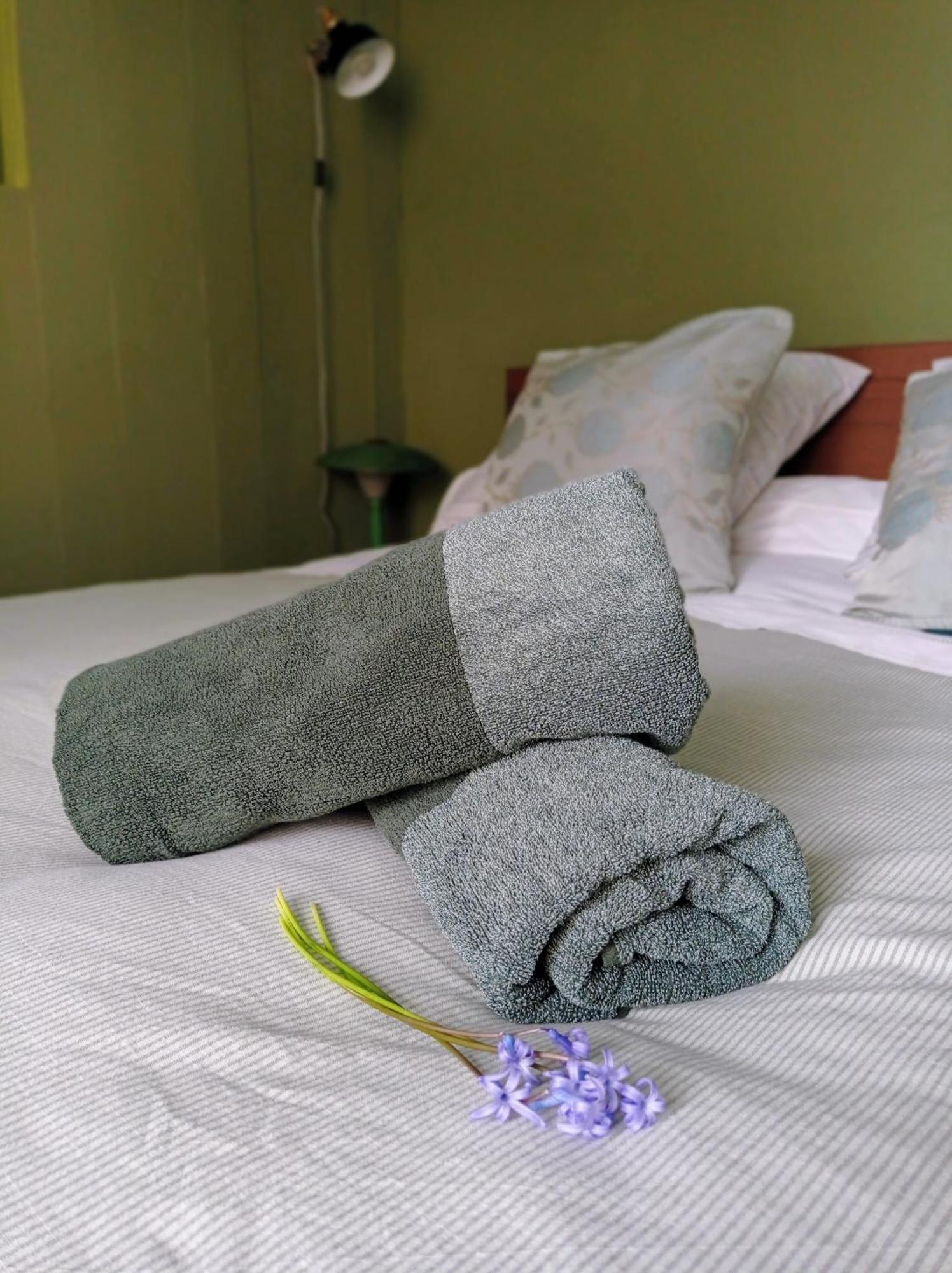La Fontaine Bed & Breakfast Bargeme Phòng bức ảnh
